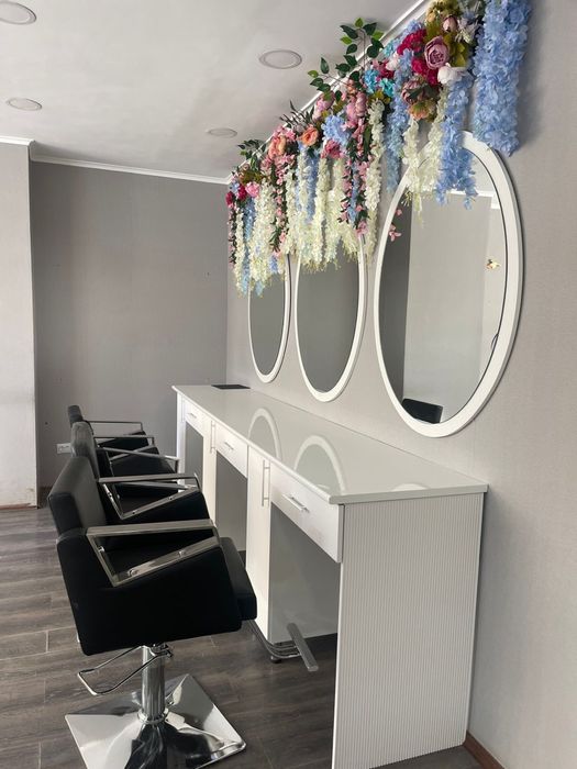 Стол для визажиста