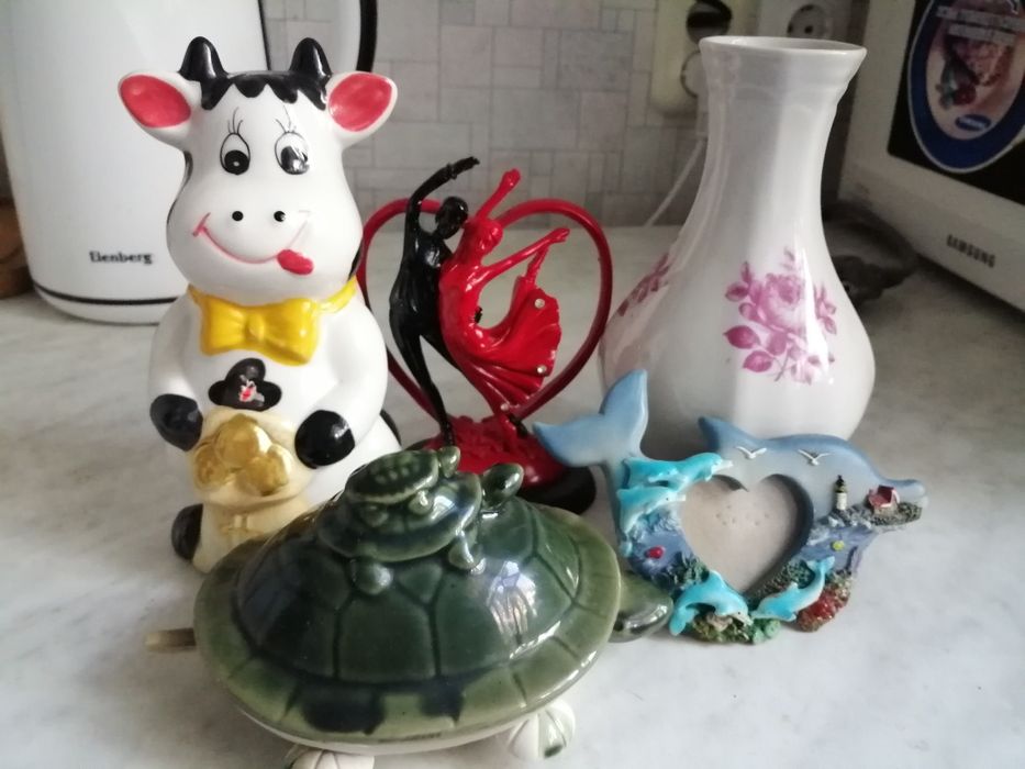 Посуда, стаканы, салатики, вилки