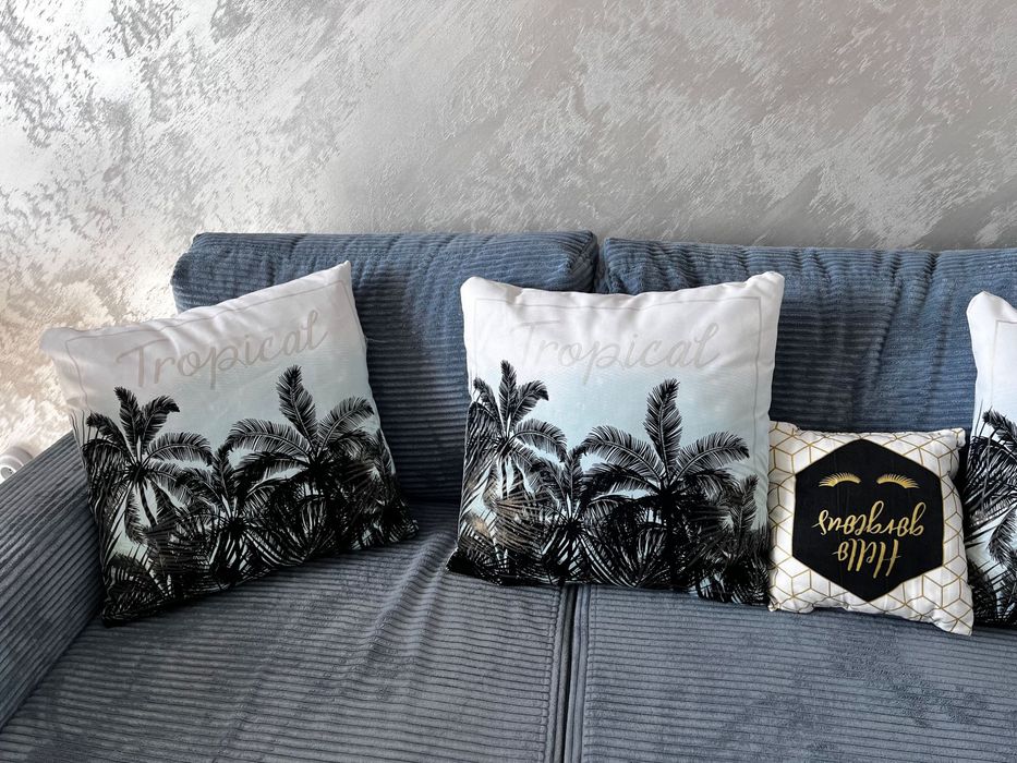 Декоративна възглавница „Tropical“ – 42 × 42 см