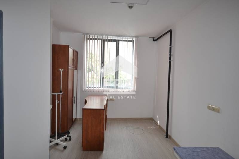 Дава се под наем Офис в Хасково, Център - 25 кв.м за 195 € - Снимка #10