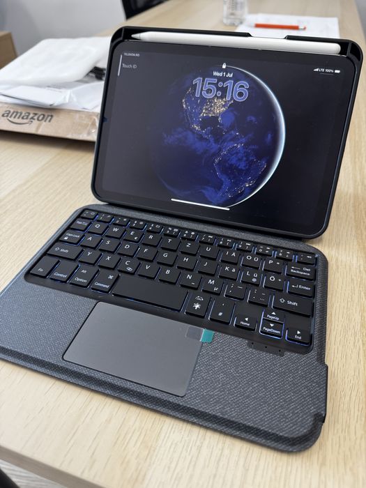 Husă cu tastatură Bluetooth detașabilă și touchpad pentru iPad Mini 6 / Mini 7 (8.3”) – nouă