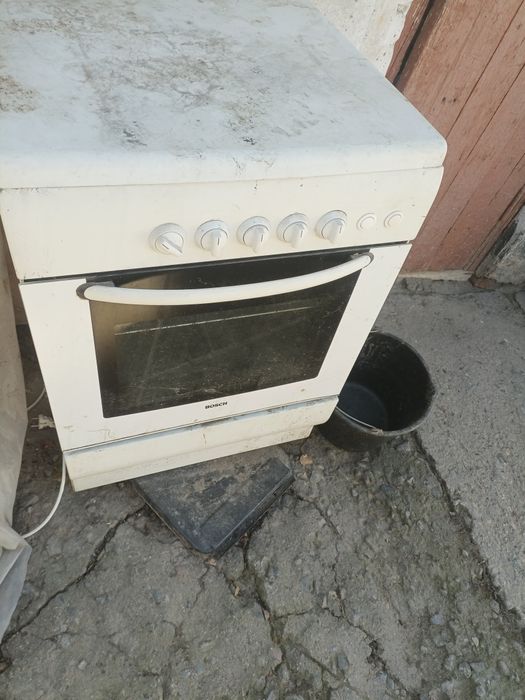 Продам газовую плиту