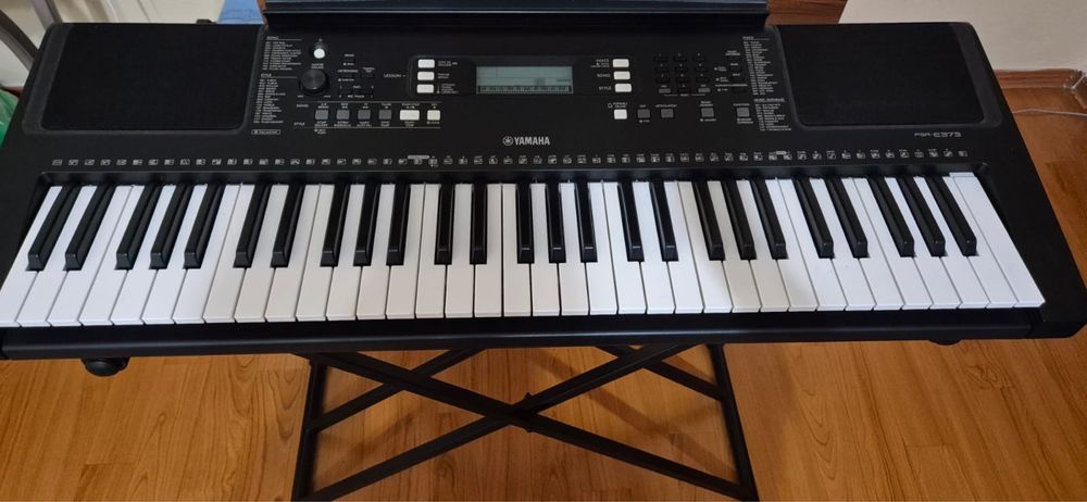 Синтезатор Yamaha PSR-E373