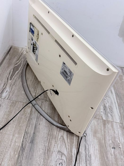 Vând tv Samsung 80
