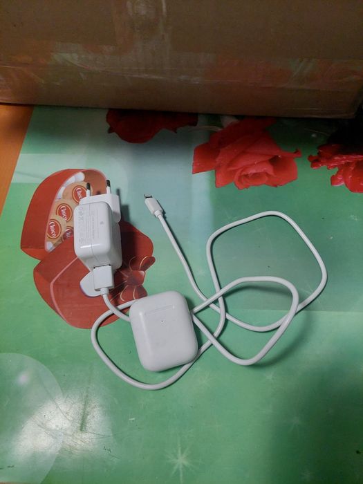 Casti cu ancarcator iPhone