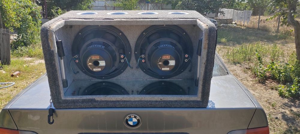 Subwoofer auto 2x600 wați RMS