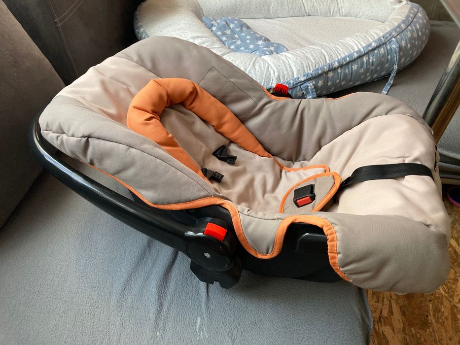 Столче за кола за новородено