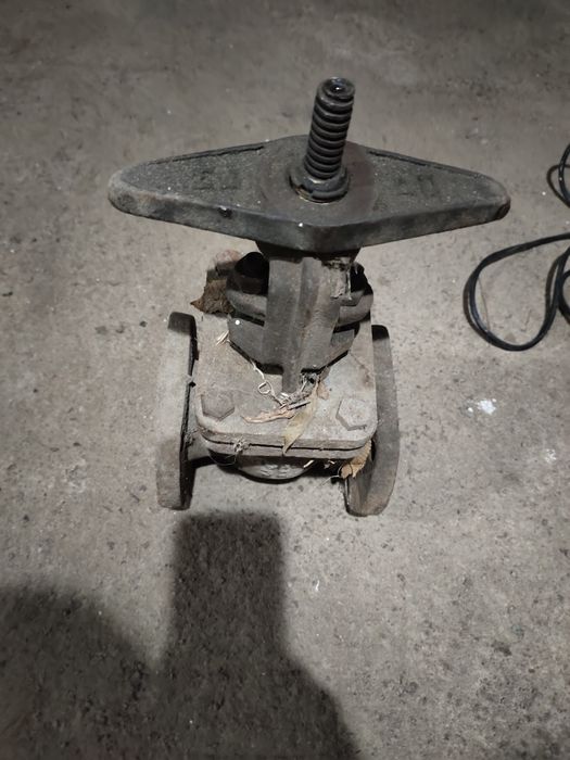 Продам печь,радиаторы, батареи