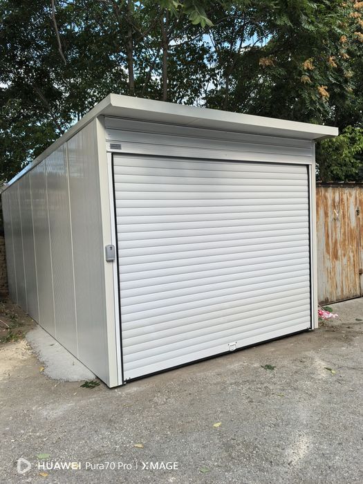 Произвежда гаражни клетки от термопанели