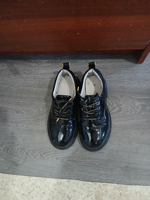 Продам туфли для девочки