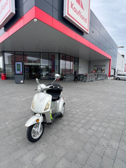 Scuter Electric 60km autonomie .