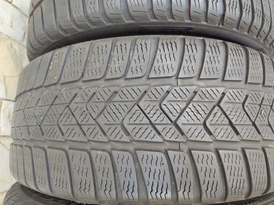 Зимни гуми PIRELLI 215/40/18 Sottozero 3 2154018