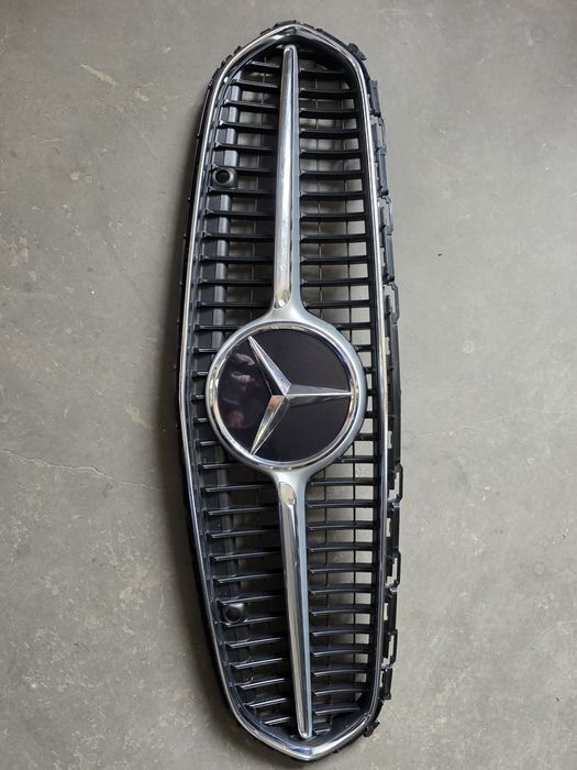 Grilă+emblema Mercedes C class  w206