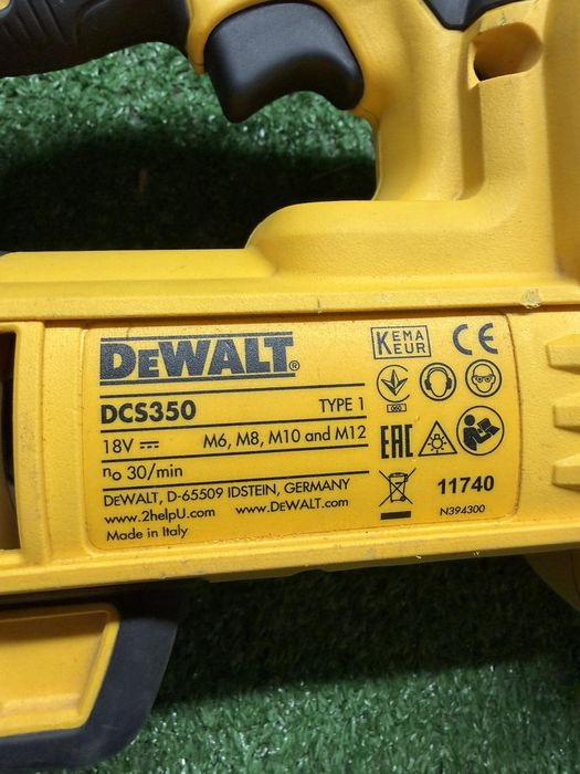 Акумулаторна машина за рязане на шпилки DeWALT DCS350