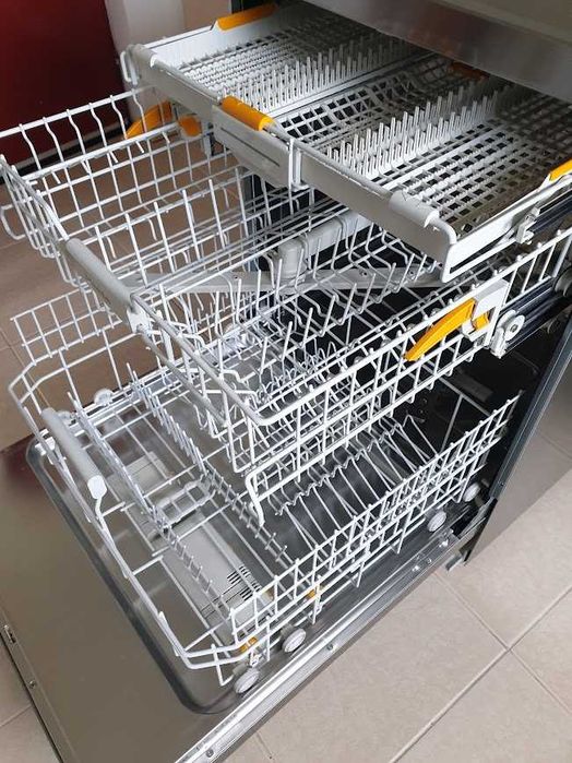 Инокс Miele Съдомиялна - Auto Open - 14 Комплекта - Свободностояща