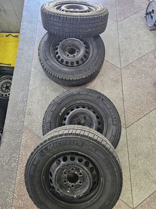 Vand 4 roti Michelin Agilis Mercedes