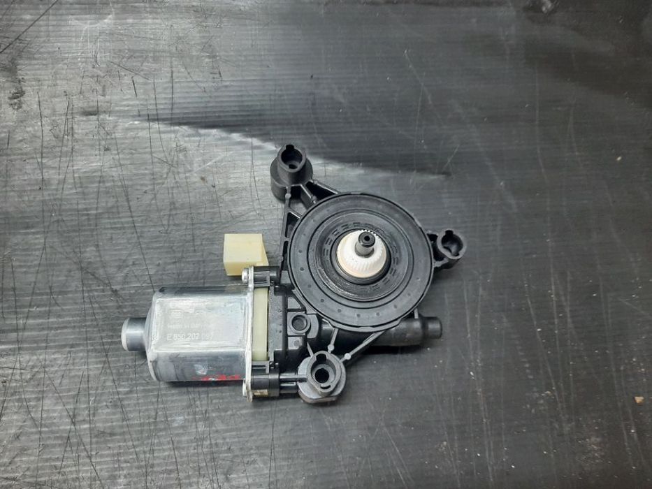 Motoras macara dreapta fata vw t roc a11 e850202097 5q0959801a