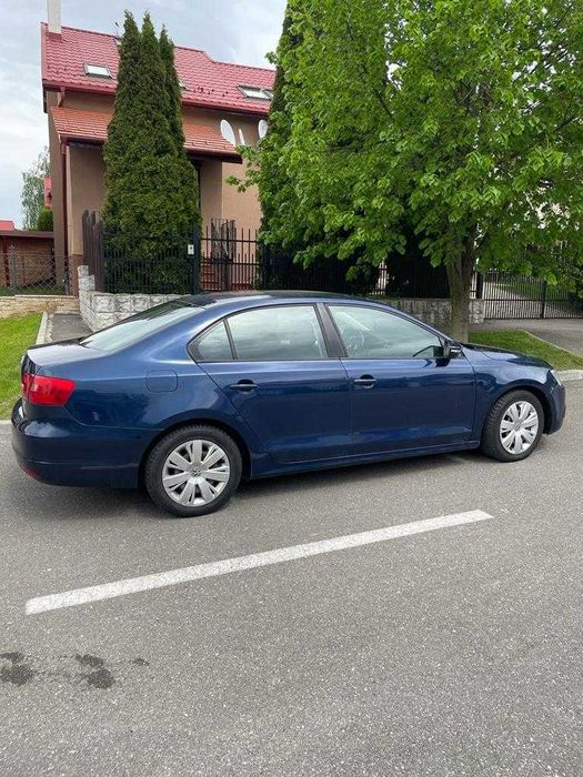 Vand Volkswagen Jetta 2011 1.6 TDI primul proprietar