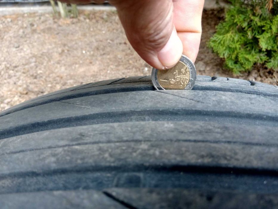 Летни гуми Bridgestone TURANZA T001- 225/50R/18 95W - 4 броя за 50 €.