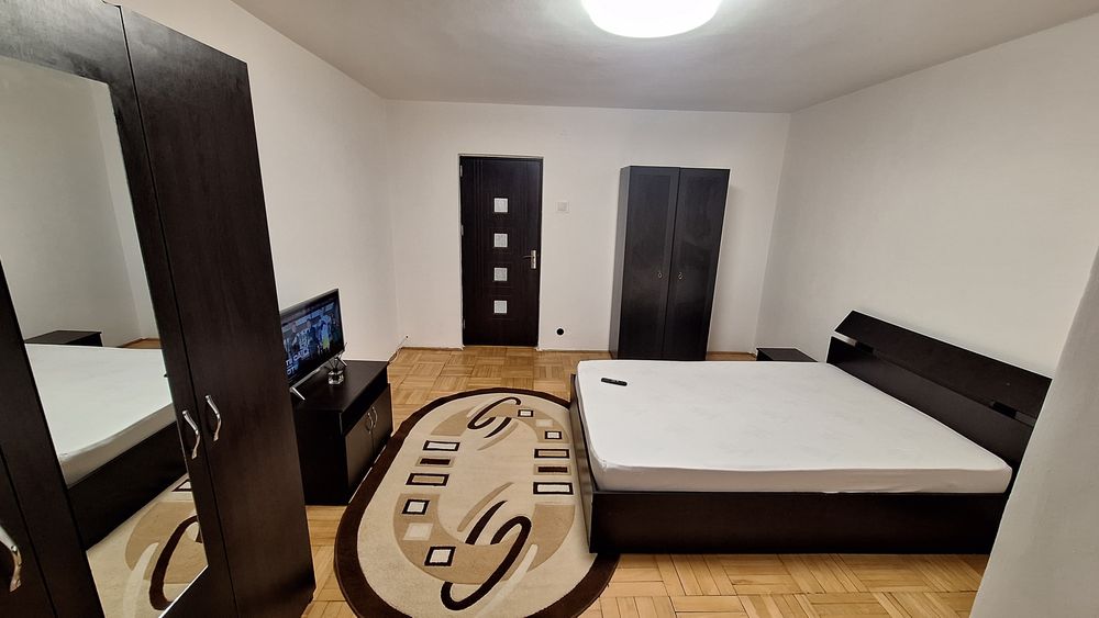 Inchiriez garsoniera