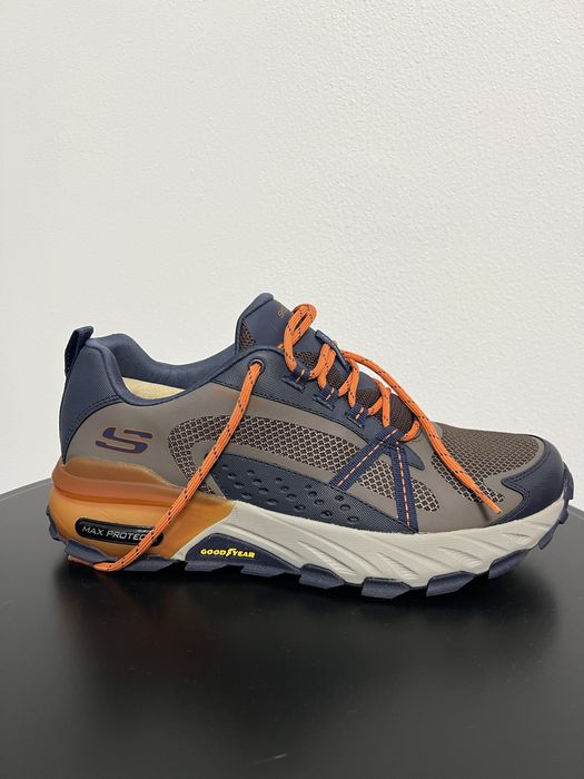 Skechers Max Protect
