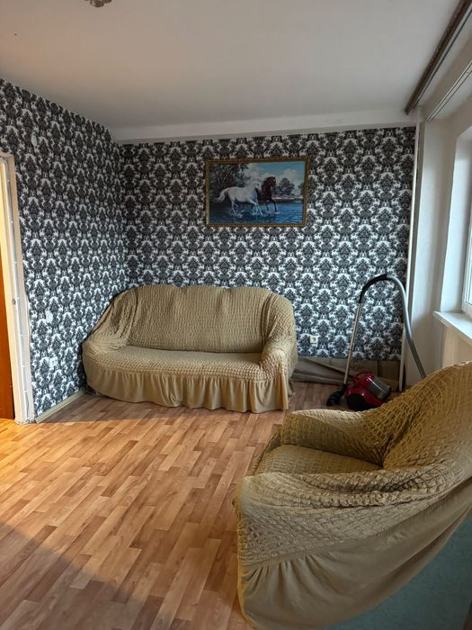 Сдам 2х комн квартиру