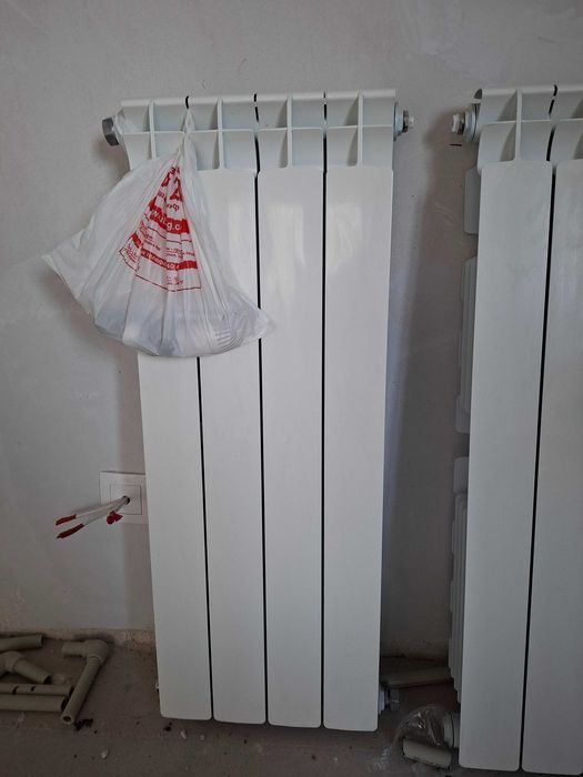 Продавам 2 бр. нови алуминиеви радиатори, 800 мм, по 4 глидера