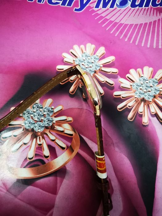 Часы Wostok золотые. Механика.