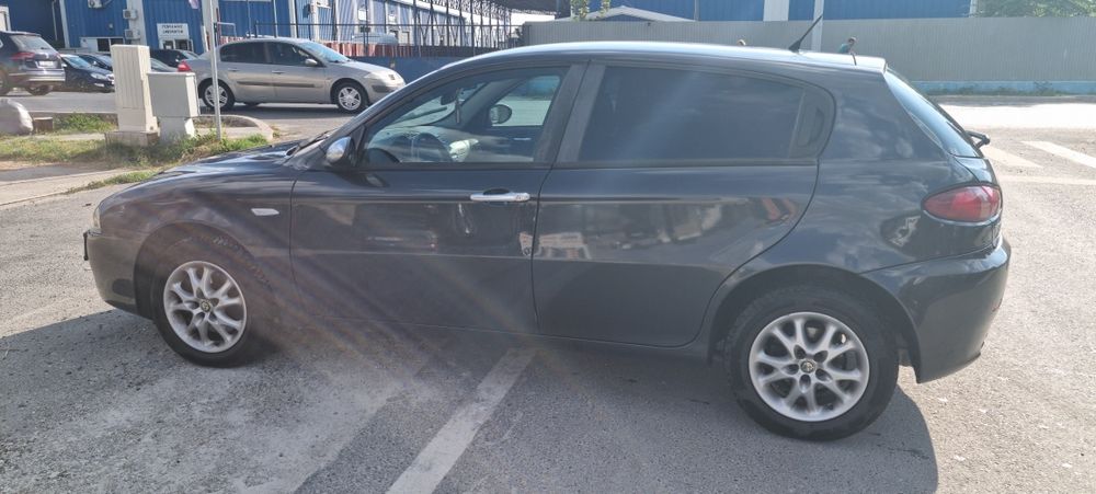 Alfa Romeo 147 2008 diesel, 1.611 € — imagine 4