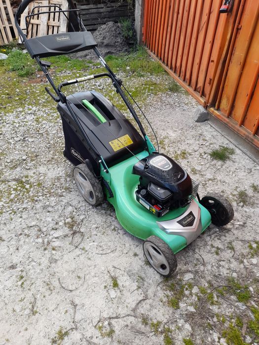 Бензинова самоходна косачка