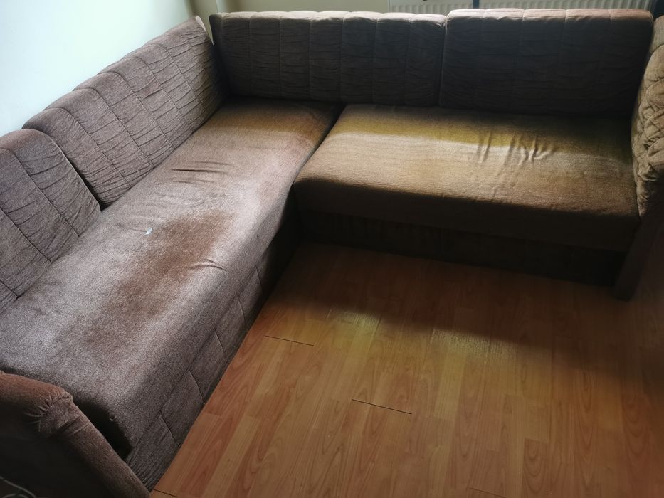 Colțar extensibil cu lada de depozitare