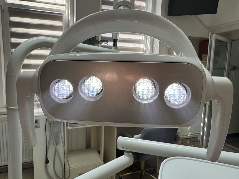 Unit dentar ( scaun stomatologic )