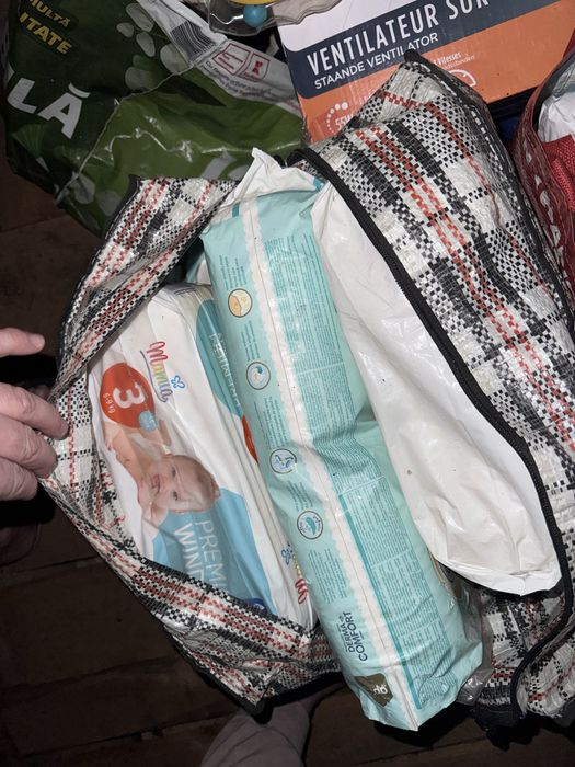 Vânzarea sau schimbul de scutece.