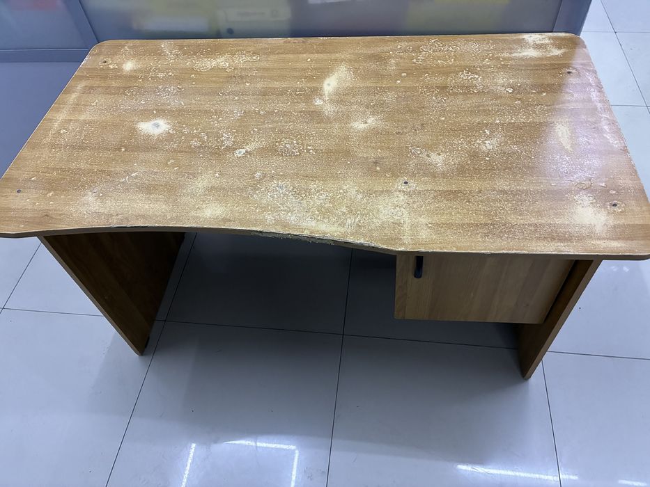 Стол со шкафчиком