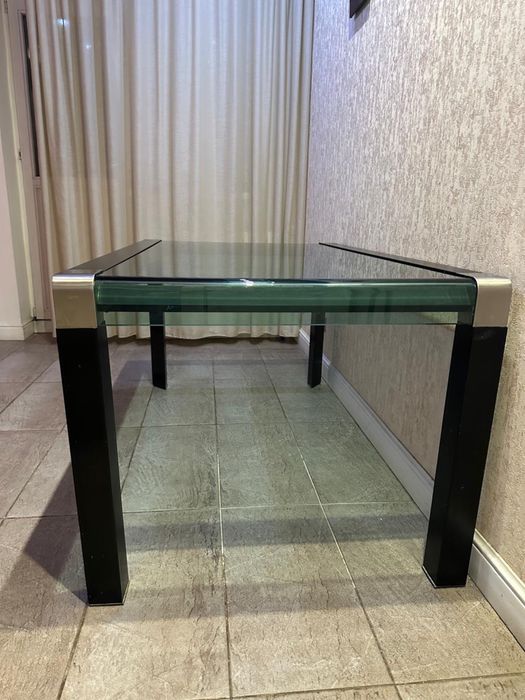 Стол для гостиной