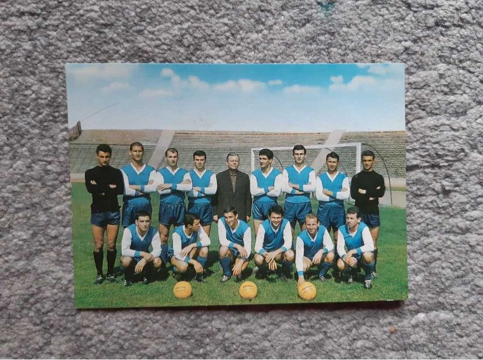 Ретро артикули на Левски-Спартак