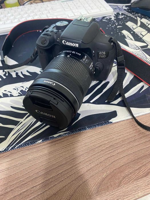 Фотокамера Canon EOS 750D Kit + EF-S 18-135 STM