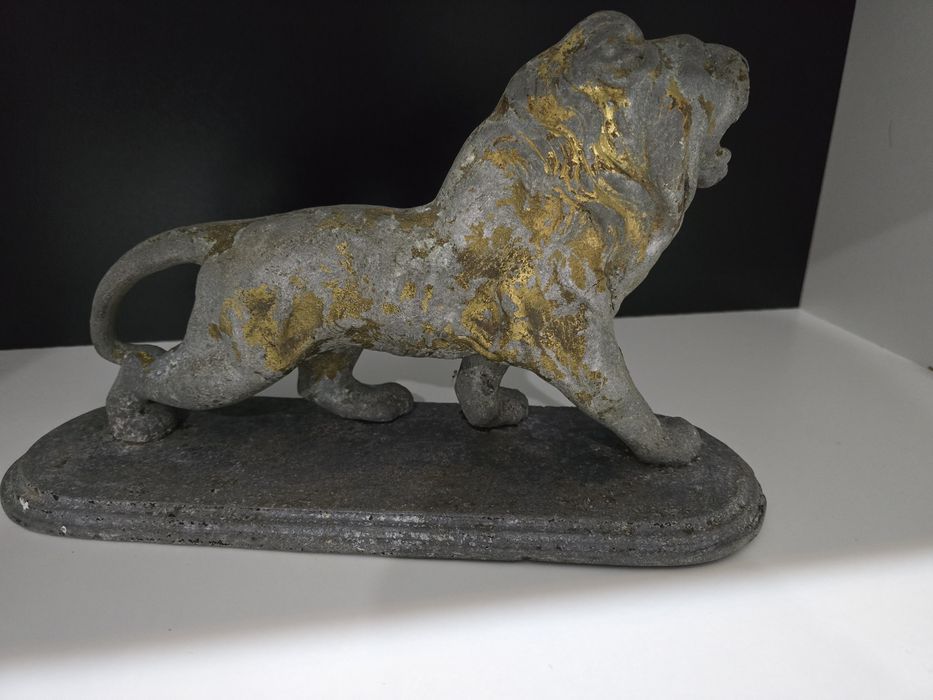 Leu - statueta din aluminiu