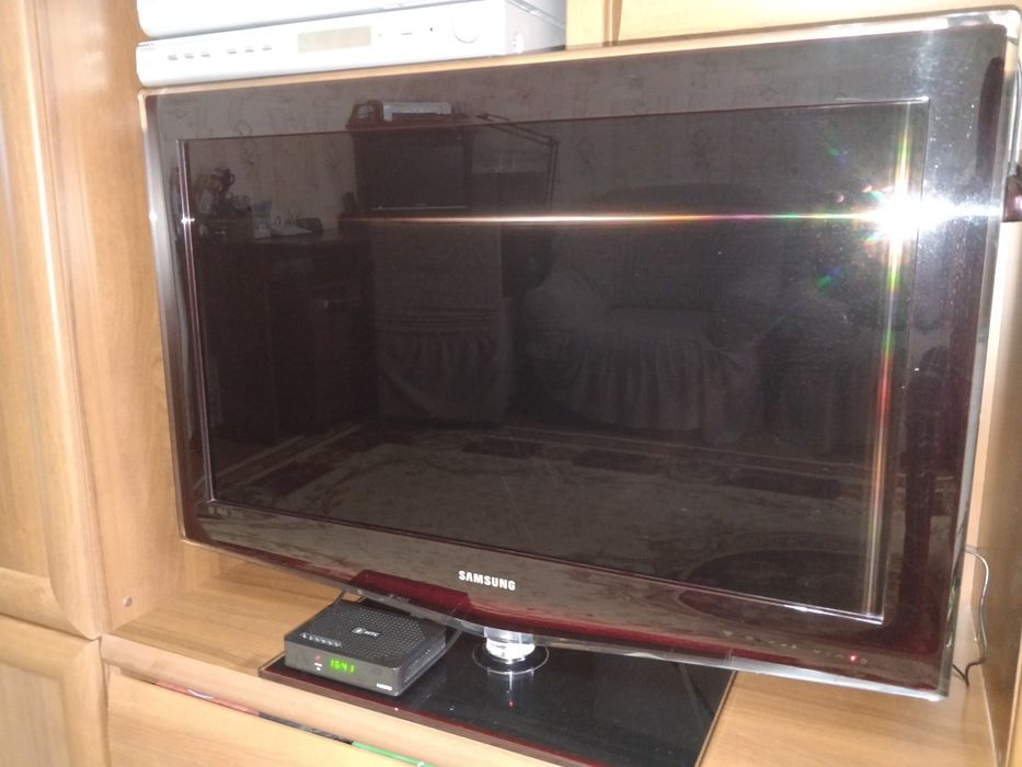 Продам телевизор Samsung (Самсунг)