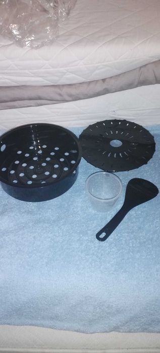 Продавам Мултикук TefalCY505EE0,в гаранция 22 месеца. . Цена 60 евро.