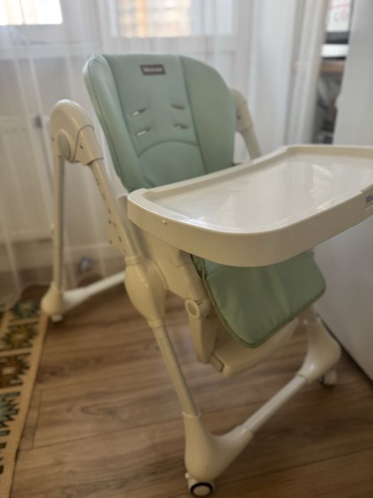 Стульчик для кормления , столик