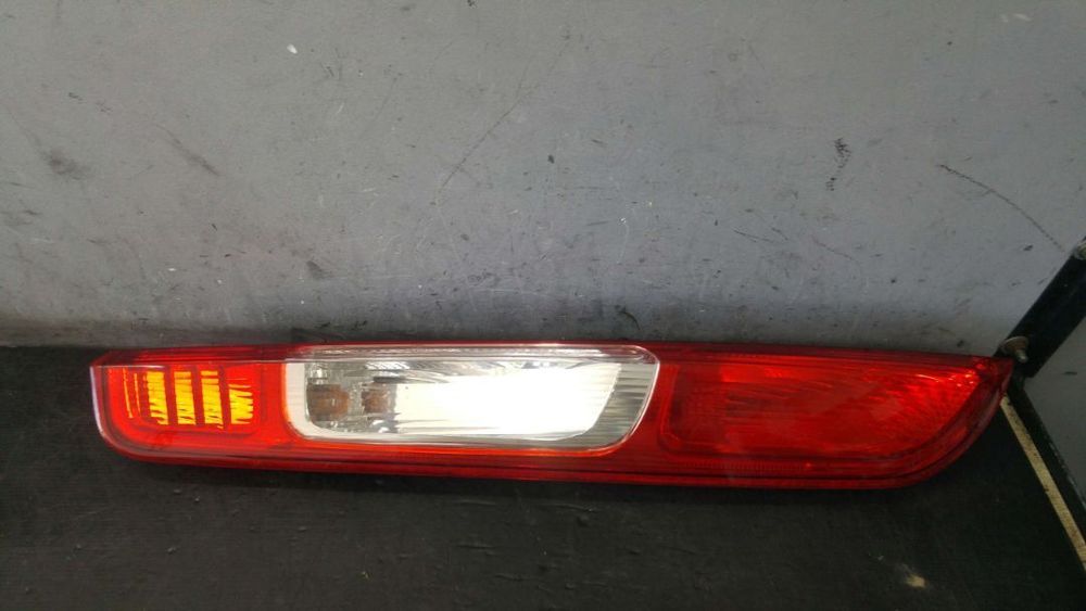 Stop tripla lampa stanga ford focus 2 hatchback da hcp dp 4m5113405a