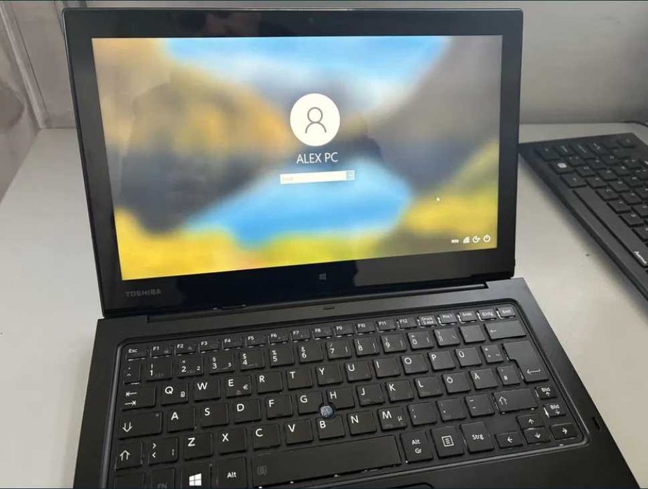 Pachet 3 laptopuri – Lenovo ThinkPad X380 Yoga, Toshiba Z20t‑C, Lenovo IdeaPad – ideale diagnoză auto