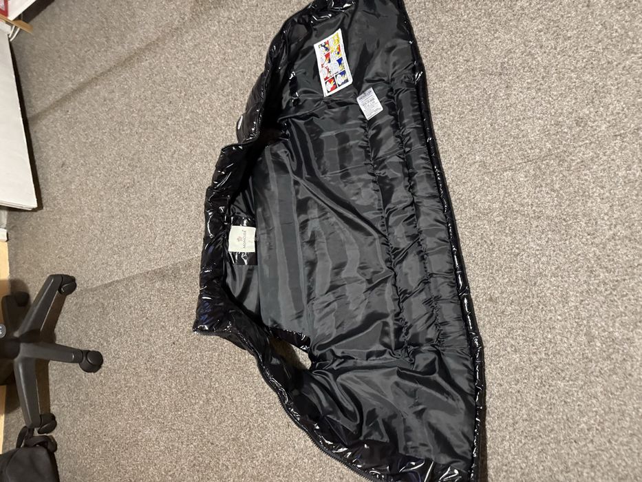 Moncler елек за къже S размер