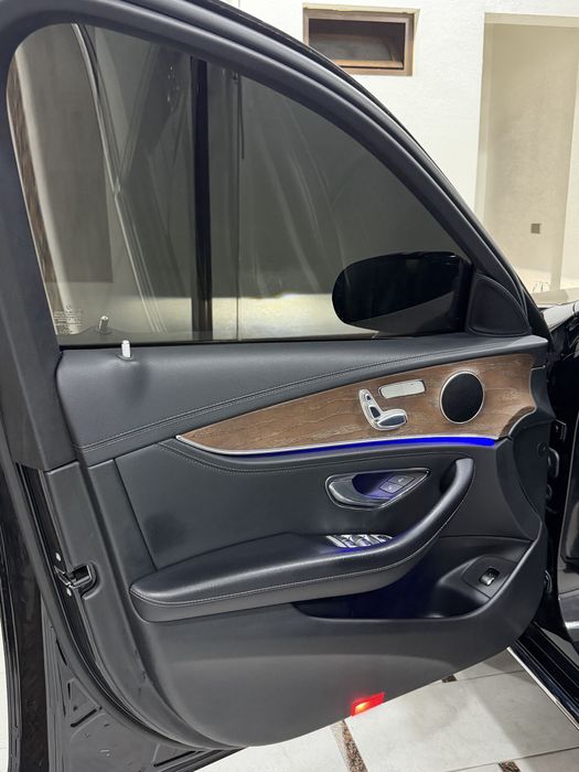 Mercedes Benz W213 E300L Long Zo'r narx Noyob versia