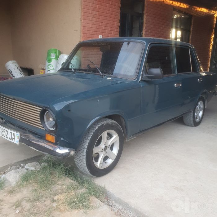 Vaz 011 sotiladi