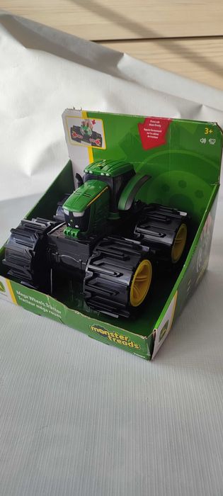 Детска играчка Tomy John Deere - Мини трактор с големи гуми
