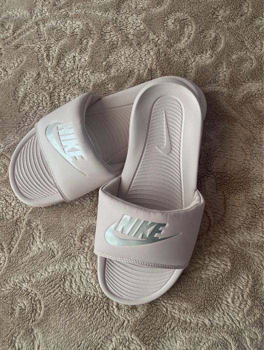 Slapi Nike culoare roz