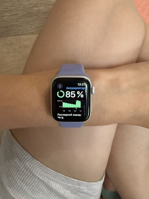 Продам Apple Watch SE