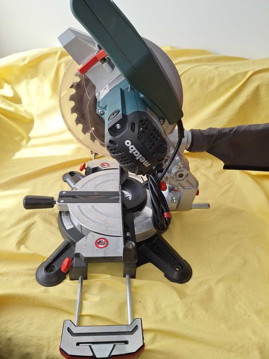 Fierastrau circular de masa Metabo KS 216 M LaserCut, Putere 1350 W, defect